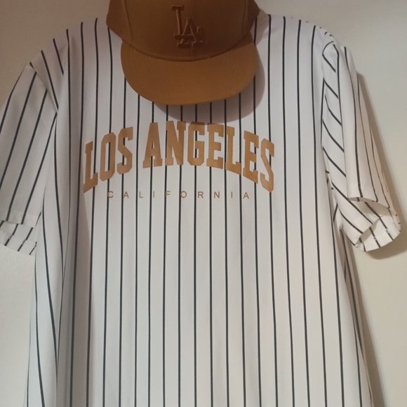 SHEIN Other - LA snapback and shirt! Great Condition!